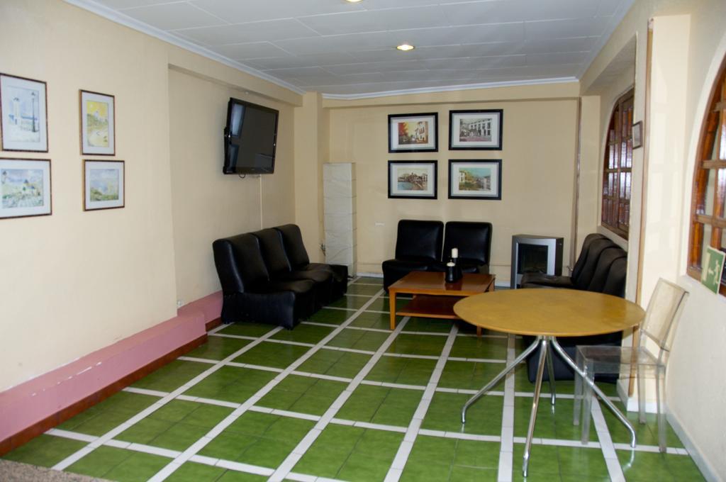 Hostal El Jardin Benidorm Luaran gambar
