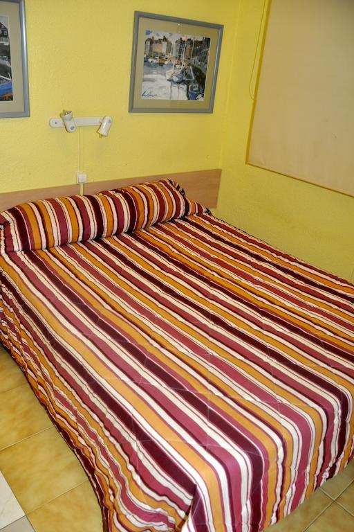 Hostal El Jardin Benidorm Bilik gambar